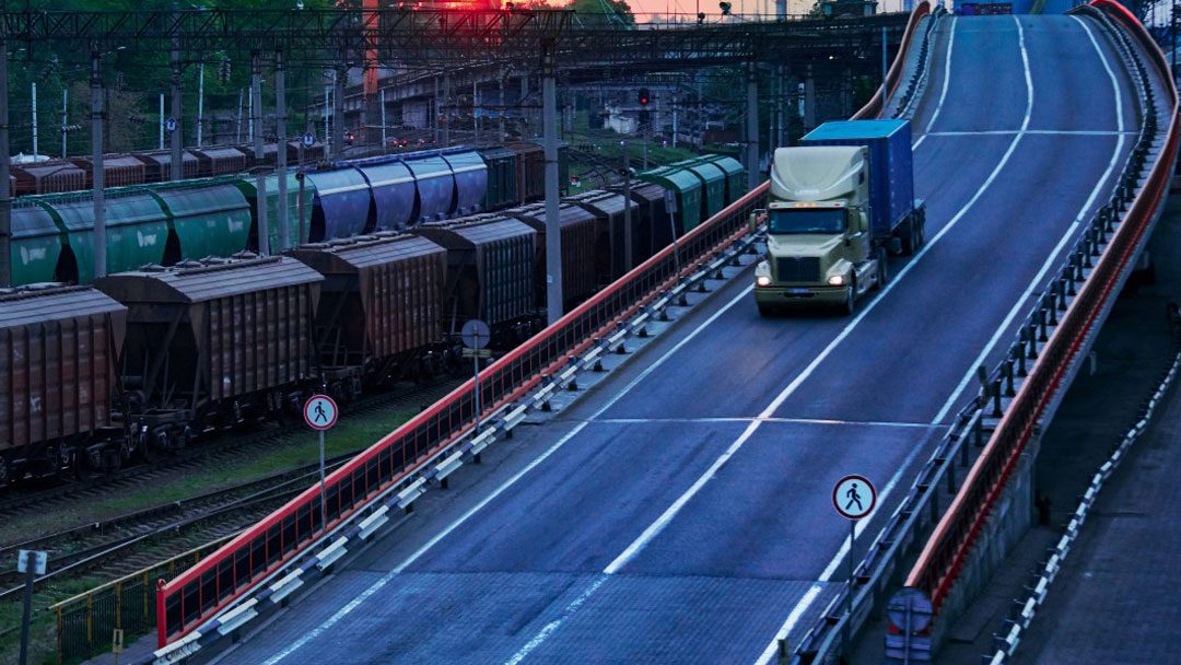 Rail Industry’s Path to Zero Emissions: Lessons from the Trucking Sector